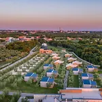 Vila Voliera, Papafigo