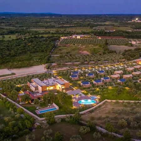 Voliera, Papafigo Villa