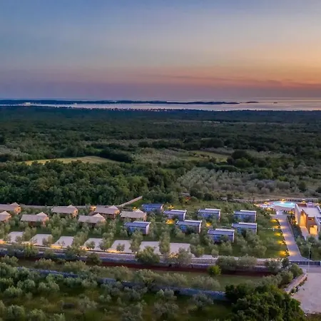 Villa Voliera, Papafigo *
