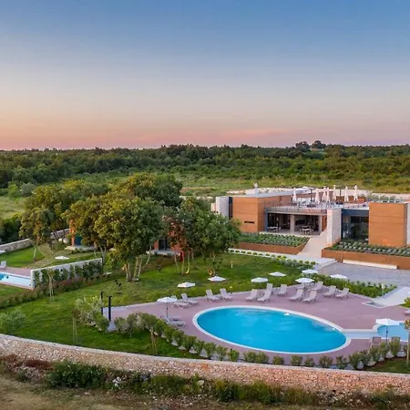 Villa Voliera, Papafigo *