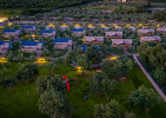 Voliera, Papafigo Villa *