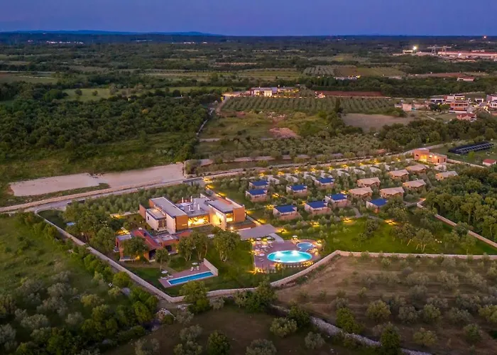 Voliera, Papafigo Villa